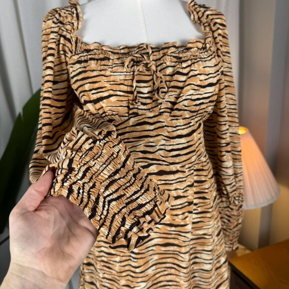 NWT Faithfull the Brand Animal Print Smocked Ira Mini Dress size 4 - Picture 5 of 11